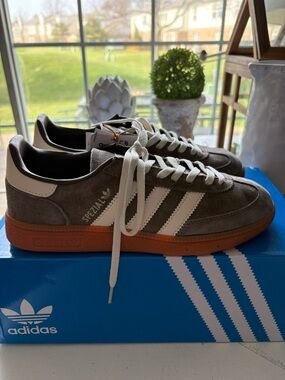 adidas Spezial Suede Sneakers in Brown and White with Gum Sole. Fits 7
